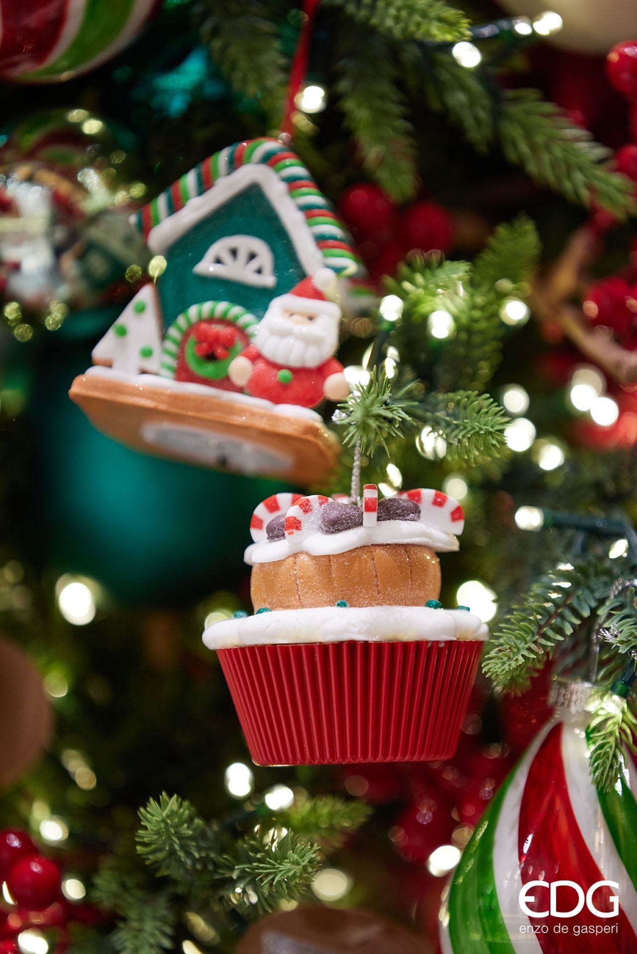 Christmas decoration - 2 colorful cupcakes in red and green - glass H 2.6"