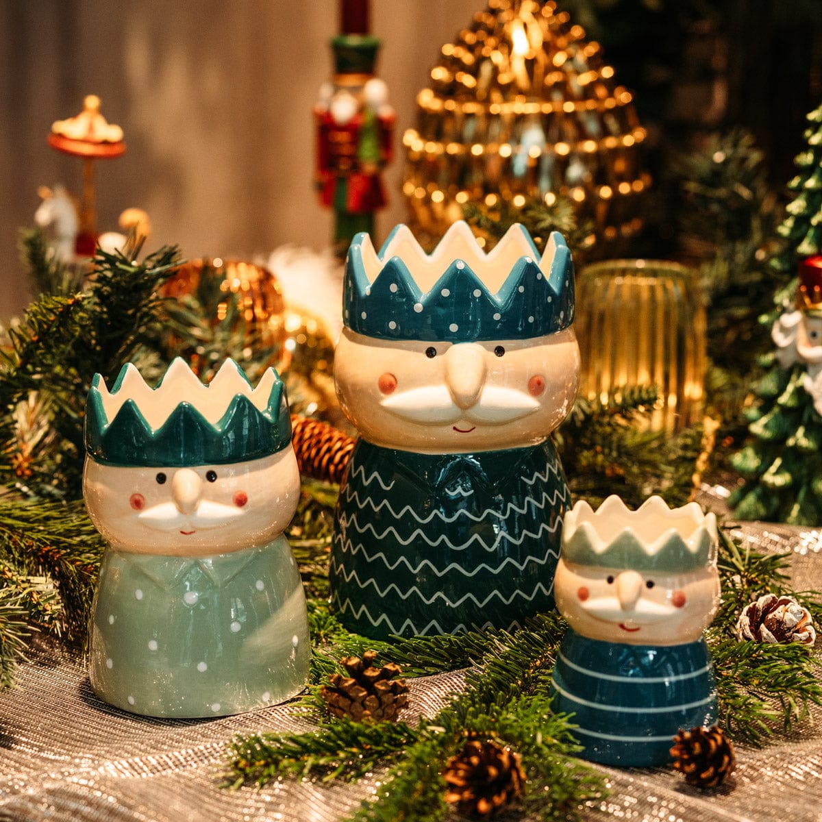 Decorative vase motif grandpa with winter sweater - painted ceramic height 7.8" Ø 5.46"