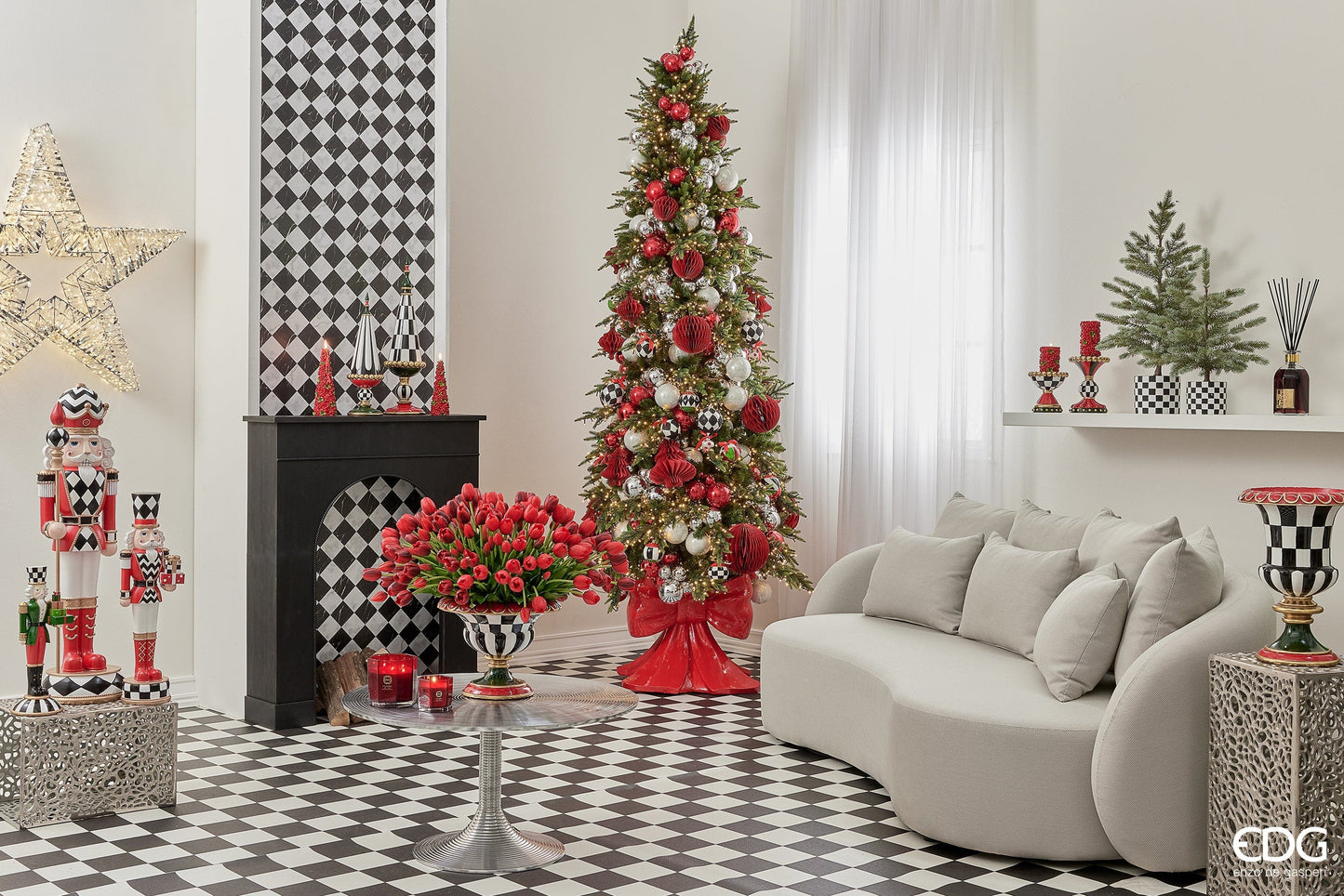 Christmas ball folded from red paper - Origami - Ø 3.9"