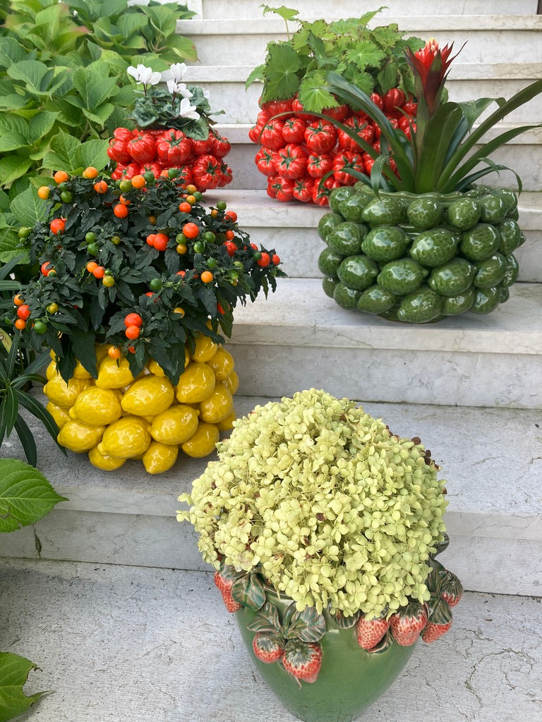 Green ceramic vase with strawberry pattern H 10.43 in Ø 10.62 in Handmade