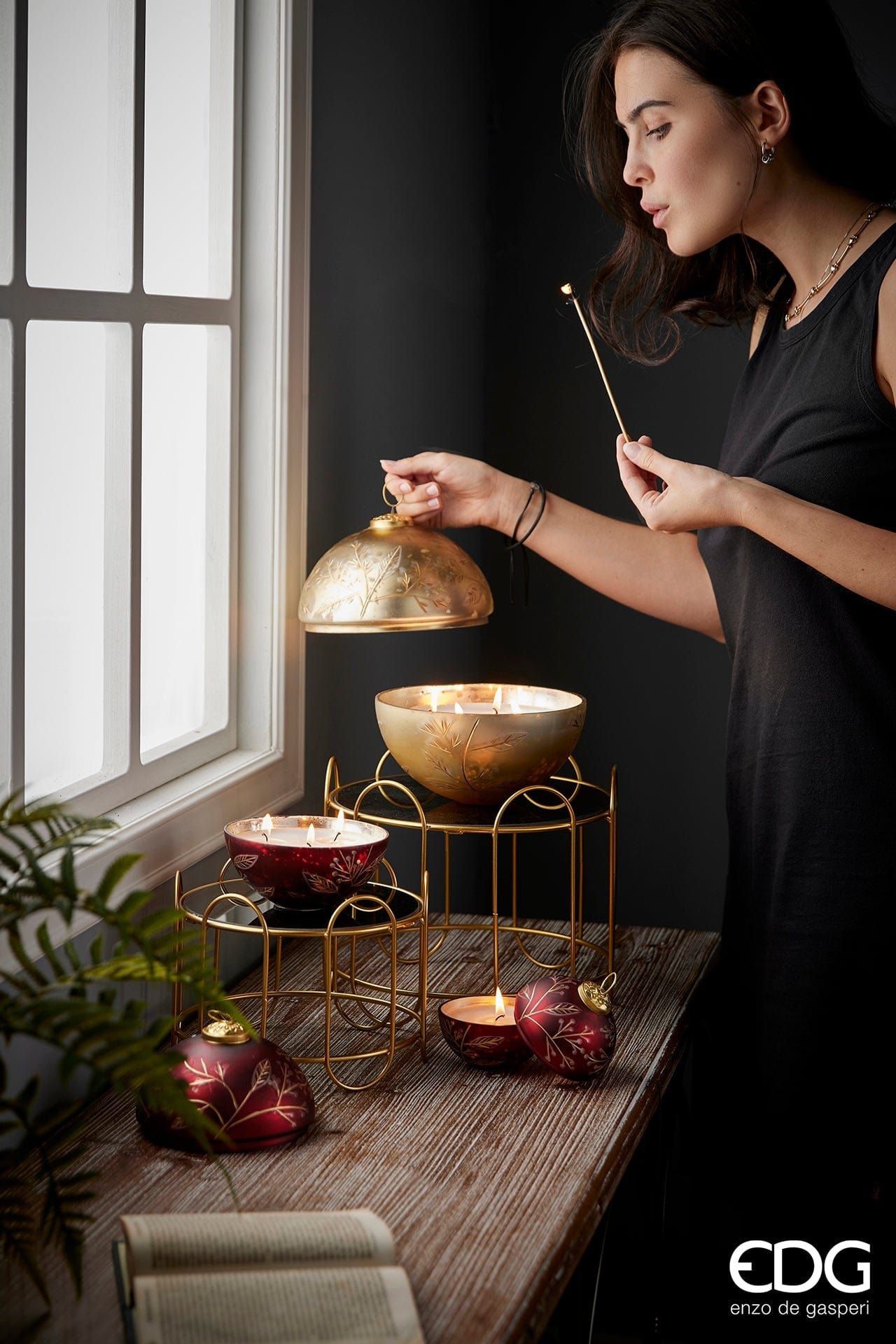 Scented candle in decorative glass ball with golden branches Ø 5.0" - vanilla scent