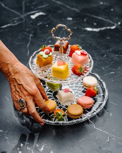 Etagere - presentation plate with 2 levels made of cut glass H 10.14  Ø 10.92