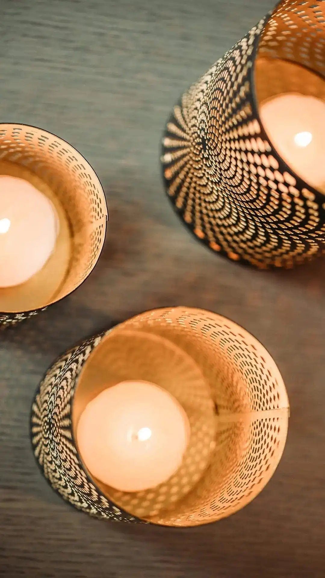 Set of 3 metal lanterns with geometric pattern for tables in 3 sizes