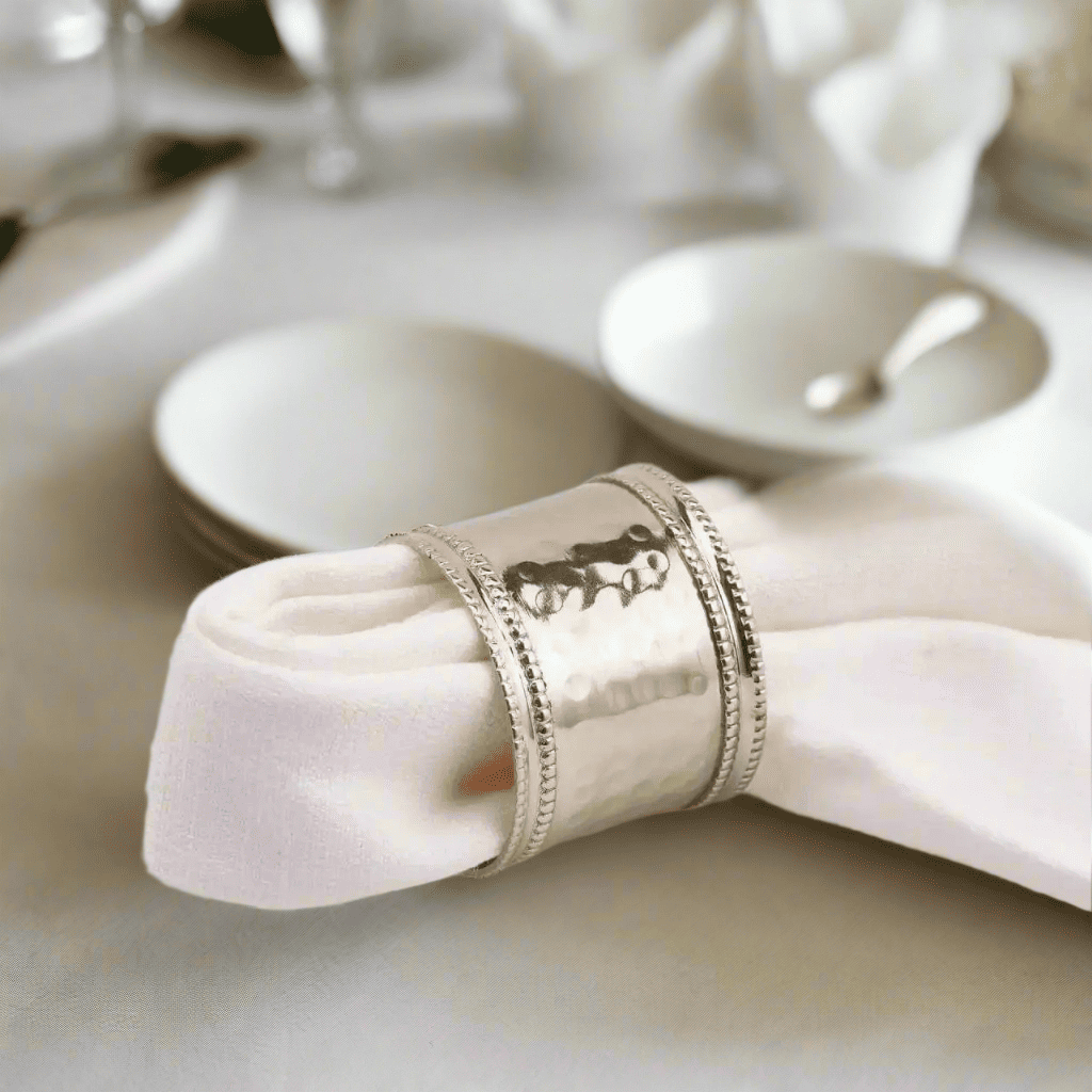 Set of 4 napkin rings - hammered metal color silver and gold