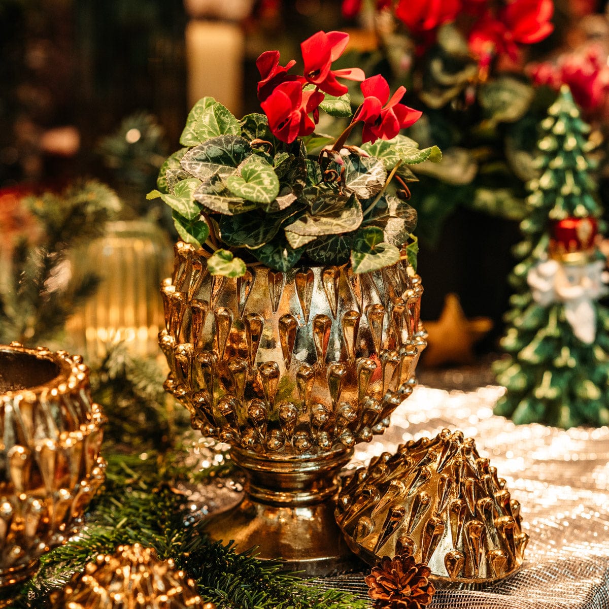 Pine cone with gold lacquer and lid H 9.4" Ø 5.9"