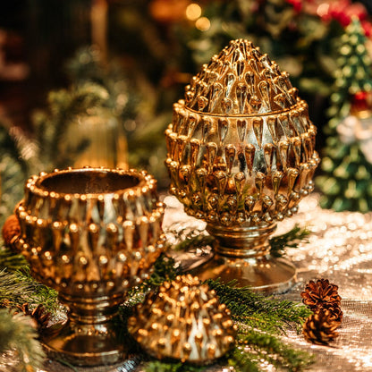 Pine cone with gold lacquer and lid H 9.4" Ø 5.9"